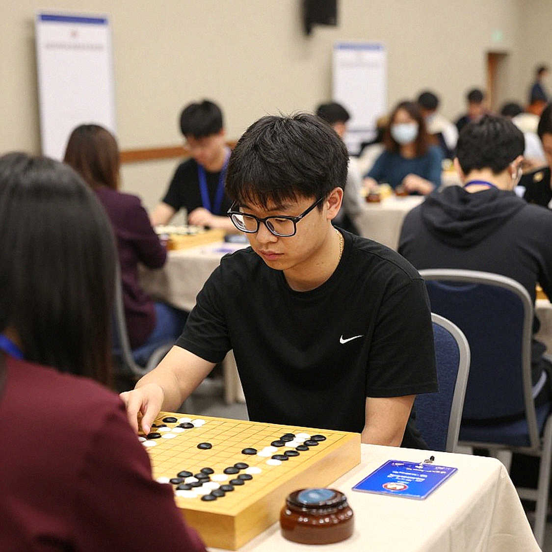 Scotch Opening: Khi Kasparov đánh thức một khai cuộc và cái bẫy của ký ức tập thể